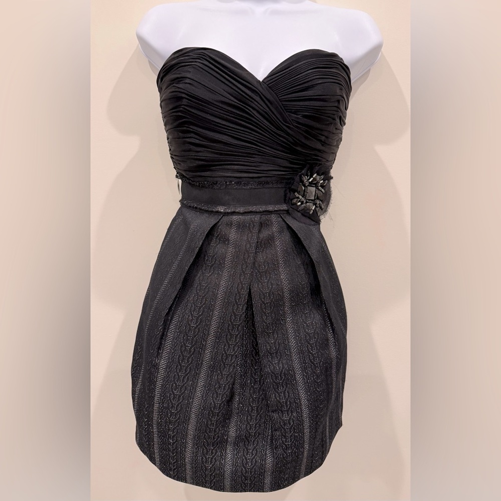 BCBG MaxAzria sweetheart neckline strapless mini dress size 02